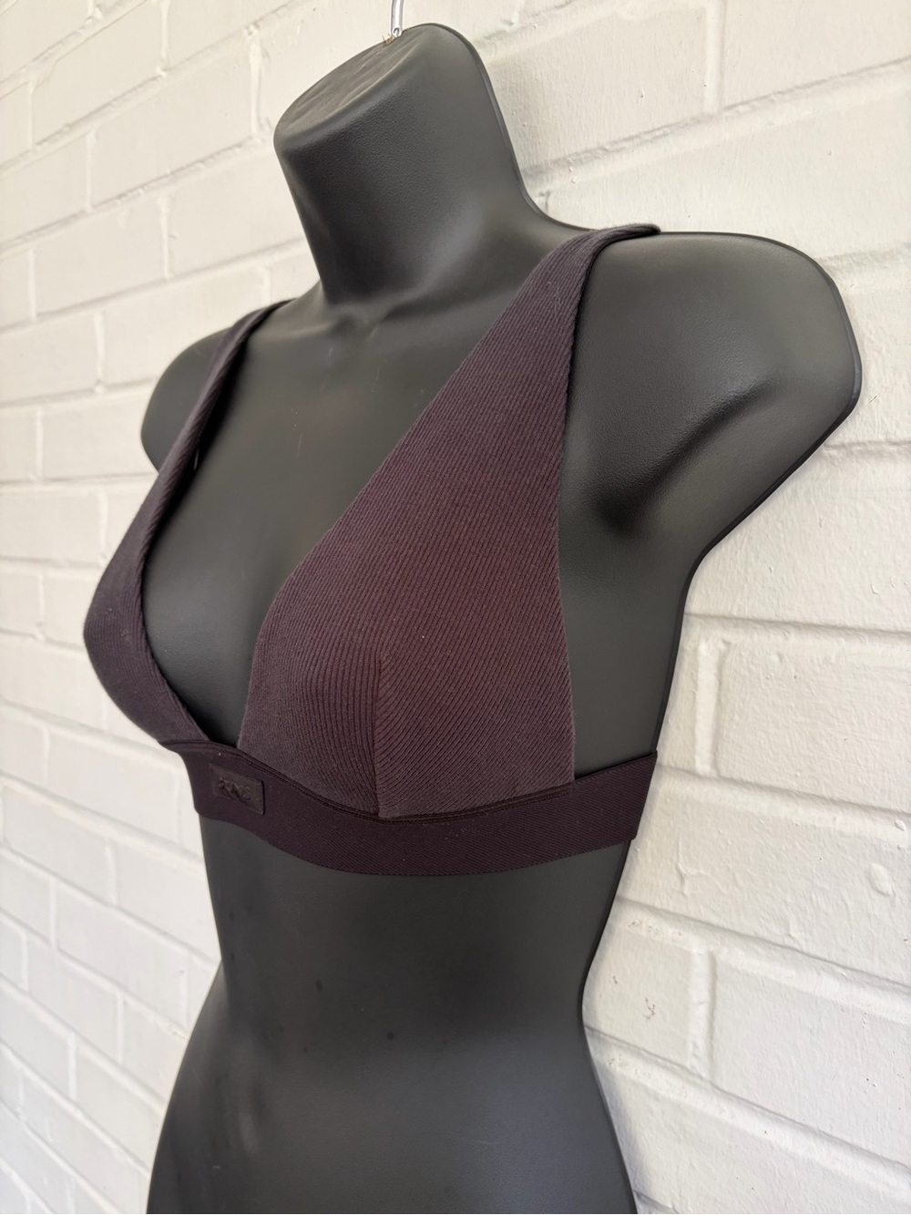 SKIMS Stretch Cotton Rib Plunge Bralette in Black, SZ S - Picture 7 of 9